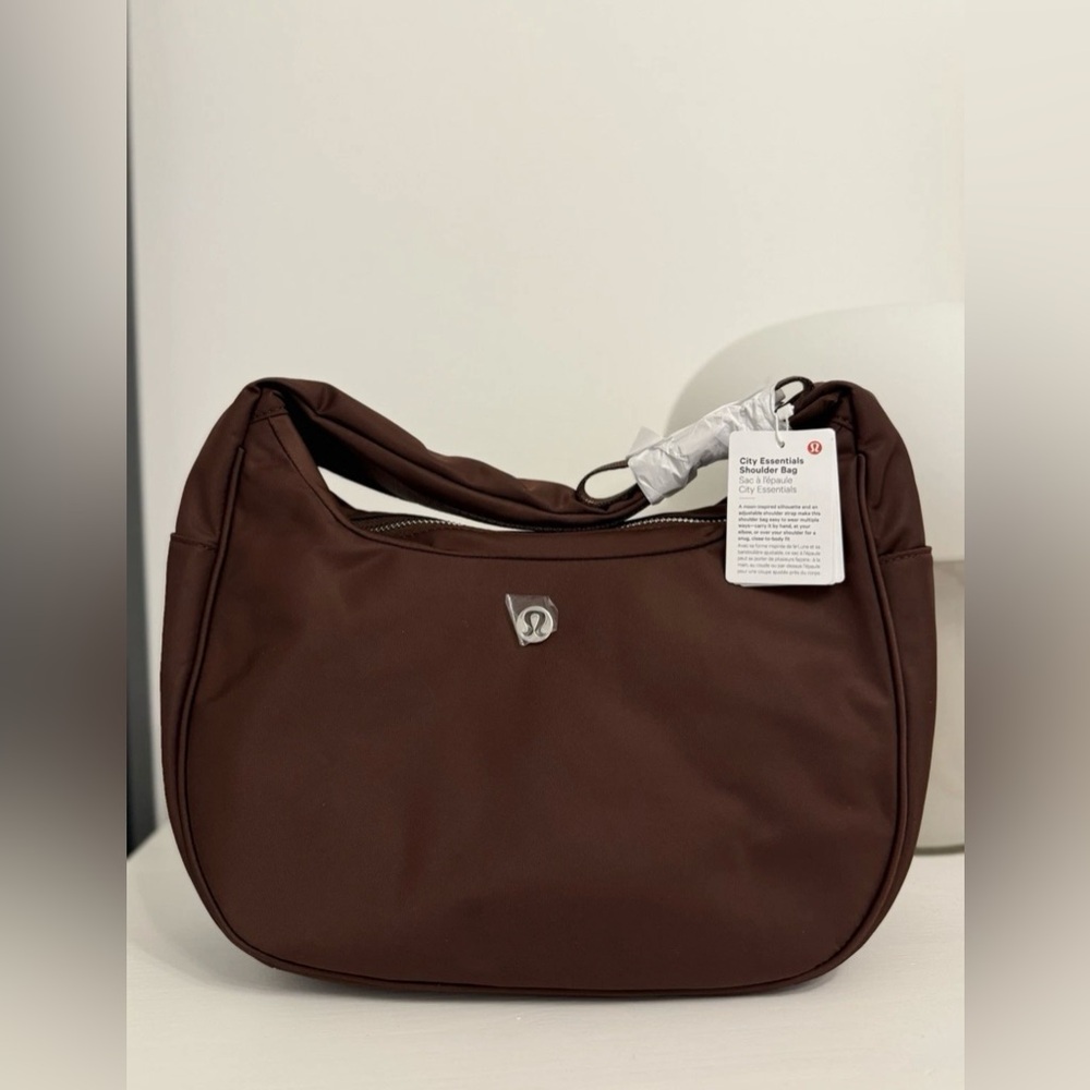 Lululemon City Essentials Shoulder Bag lava cake 4L